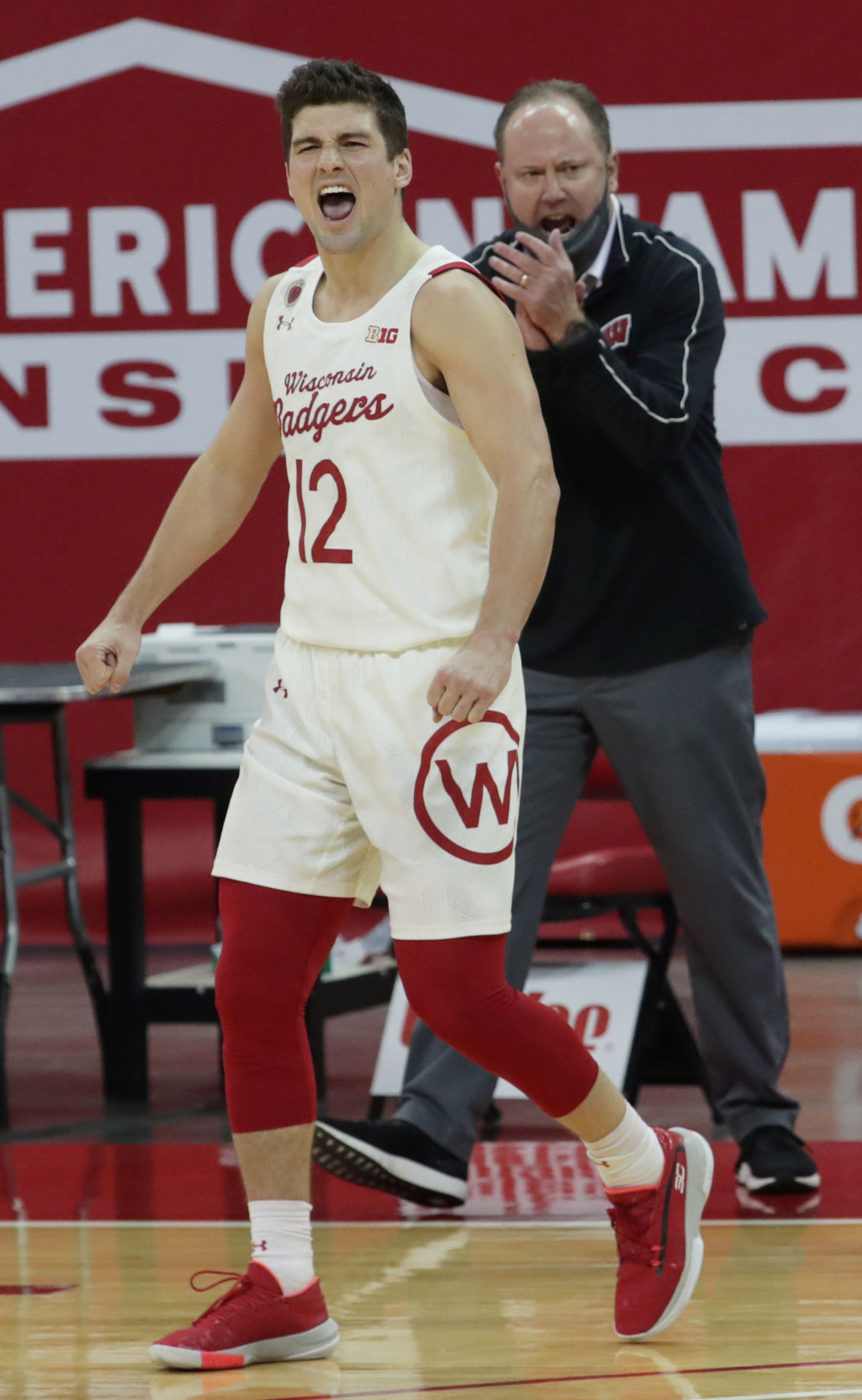 UW 71, Minnesota 59